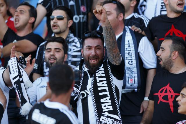 Navijaè kupio 127 karata, pa zaboravio 10.000 evra na krovu