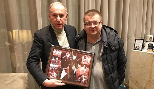 Rusi se sećaju Džajića: Legendarni fudbaler dobio poklon u Moskvi