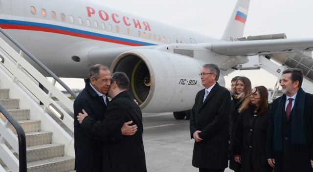 Lavrov stigao u Beograd, doèekao ga Daèiæ FOTO/VIDEO