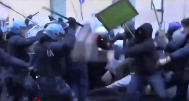 "Hteli da proðu kroz kordon": Žestok sukob u Milanu VIDEO