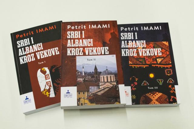Donacija 38 kompleta "Srbi i Albanci kroz vekove" Biblioteci grada Beograda