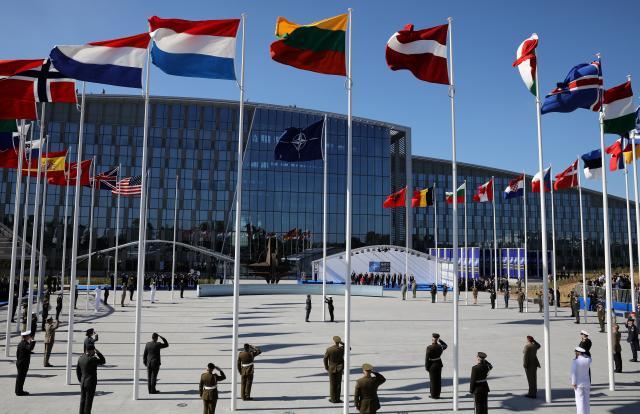 NATO: Putin's threats are unacceptable