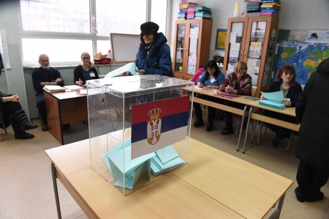 Izlaznost u Beogradu 52-54%, za cenzus 42.600 glasova