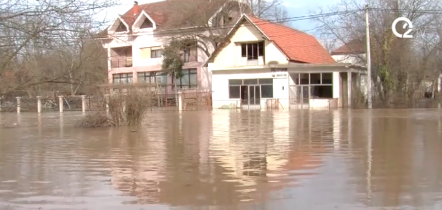 Elderly refuse to be evacuated as Morava floods village