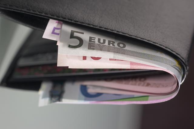 EUR skaèe zbog vesti o izlasku iz krize