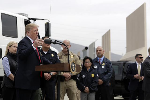Tramp u Kalifoniji, obišao prototipove zida prema Meksiku