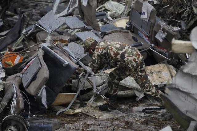 Avion koji se srušio u Nepalu "pogrešio pravac"
