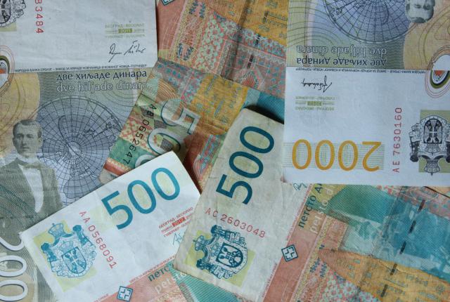Dinar se budi tokom vikenda, jaèa u odnosu na EUR