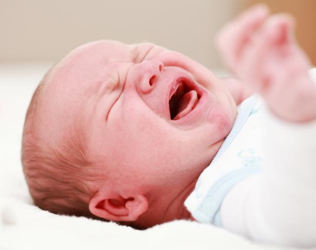 Snalažljivi tata otkrio je trik kako da uspavate bebu za manje od minut
