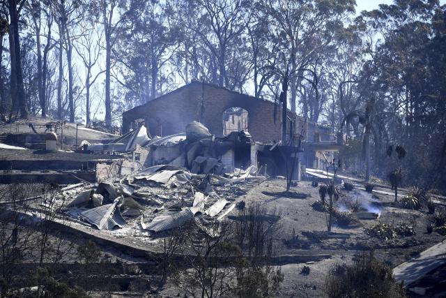 Desetine kuæa uništene u požarima u Australiji