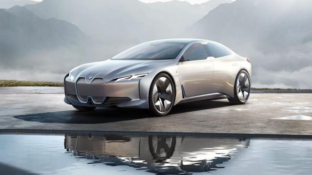 BMW obeæava – 700 km na struju do 2021.