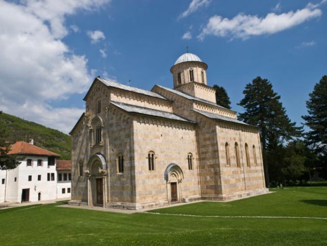 "Novosti": Italijani obnavljaju manastire na Kosovu