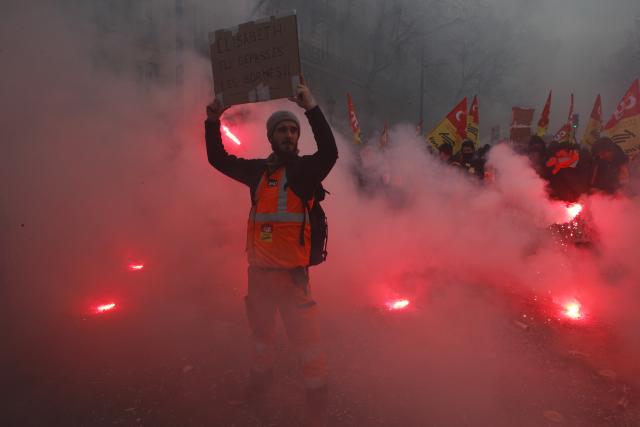 Stotine hiljada na ulicama Francuske 