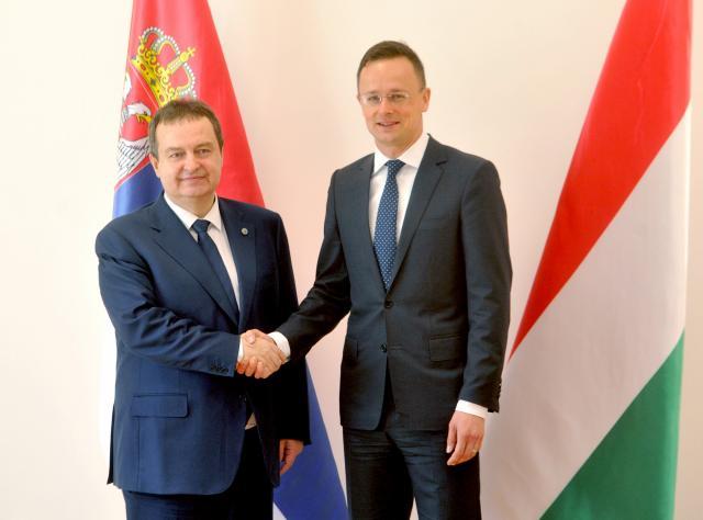 Hungarian FM "defending Serbia strongly and vocally"