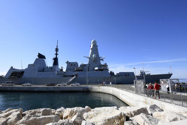 Užas, tri NATO broda uplovila kod Splita, na čelu razarač  :D 18287414735ac89f49ac300313204381_v4_big