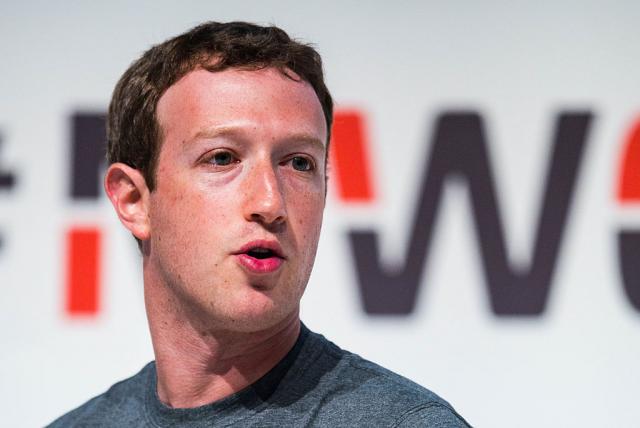 Zakerberg ima poruku za svih 2,2 milijarde korisnika Facebooka