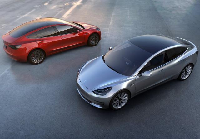 Mask najavio Model 3 sa dvostrukim motorom od jula