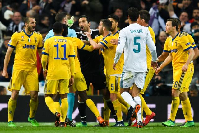 "Fudbalska mafija izbacila Juventus" – penal koji je podelio svet