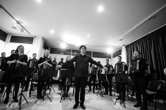 Filharmonija pomaže mladim muzičarima