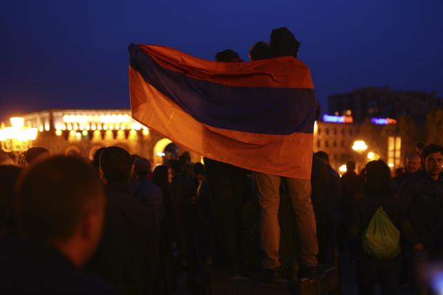 40.000 na ulicama Jerevana, traže ostavku premijera FOTO