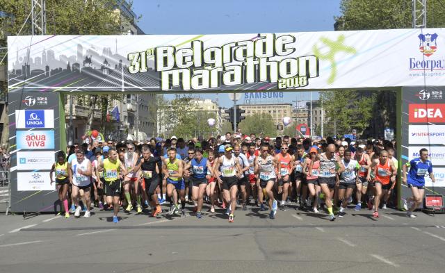 Počeo 31. maraton: 7.300 trkača i koncert filharmonije na mostu