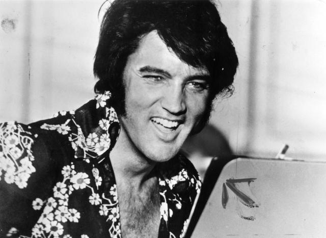 Elvisov poster prodat za 42.500 dolara