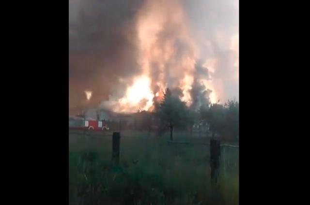 Veliki požar u fabrici, opasnost od eksplozije FOTO/VIDEO
