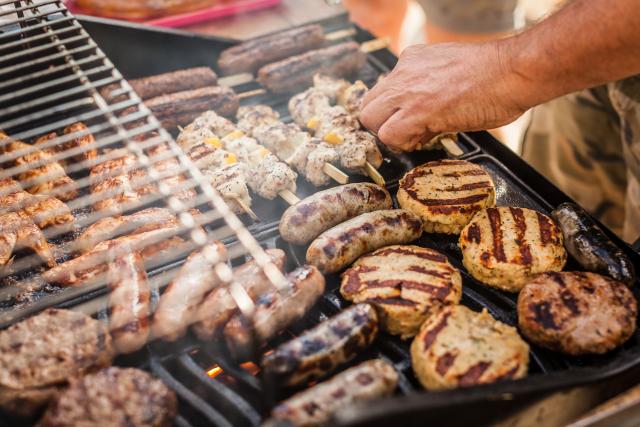 Rešavamo dilemu: Da li meso sa roštilja može da se podgreva?