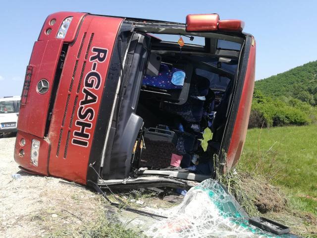 K. Albanian carrier's bus turns over, 9 injured