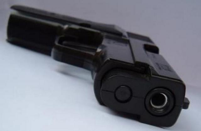 Četvorogodišnjak ubio brata, mislio da je pištolj igračka