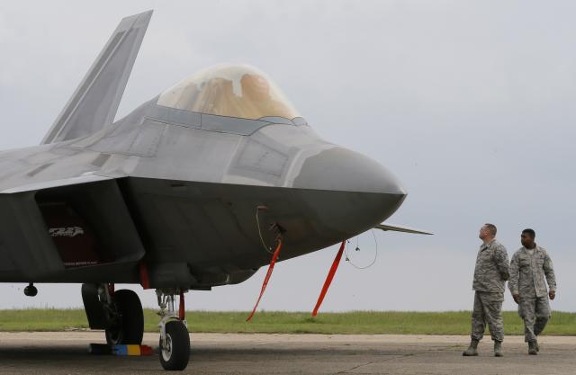 Najbolji borbeni avion na svetu - 216 mil $ komad VIDEO