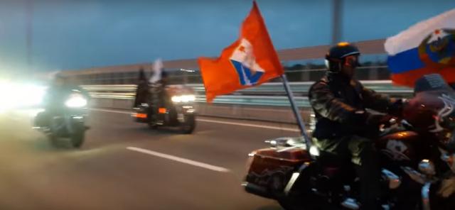 Nakon Putina, mostom projezdili "Noæni vukovi"/ VIDEO