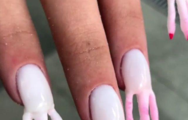 Bizarno: Najružniji nokti postali su novi trend na Instagramu
