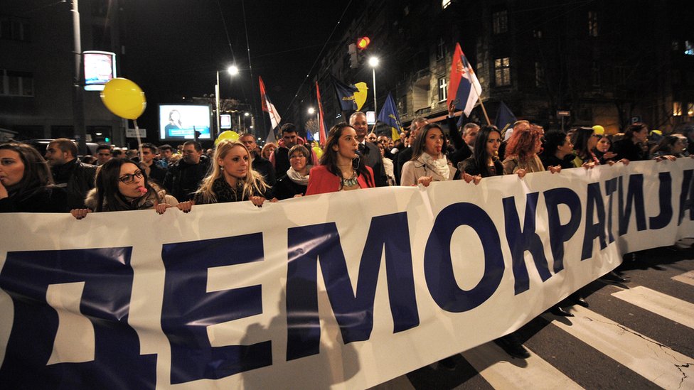 Na jednom od skupova Demokratske stranke, dame su nosile glavnu poruku/AFP