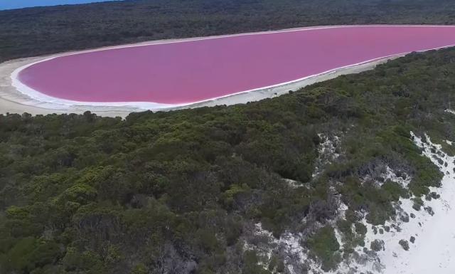 Boja ovog jezera više od 200 godina zbunjuje nauènike / VIDEO