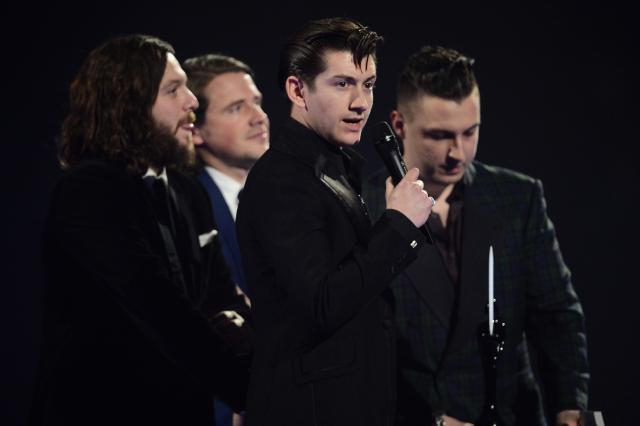 Nova pesma Arctic Monkeysa prvi put izvedena uživo / VIDEO