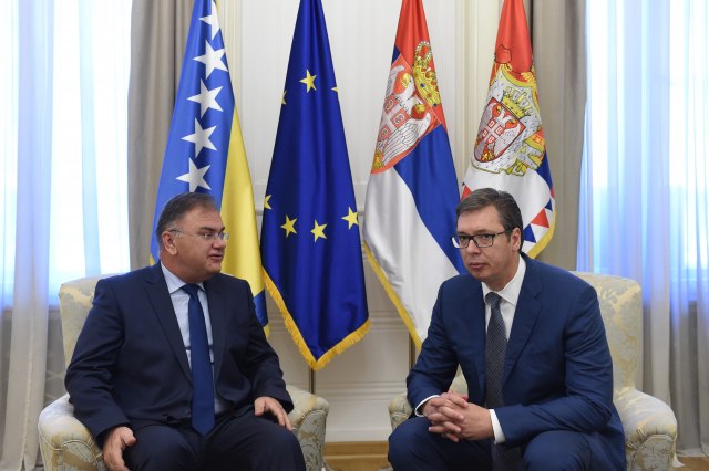Sastali se Vučić i Ivanić