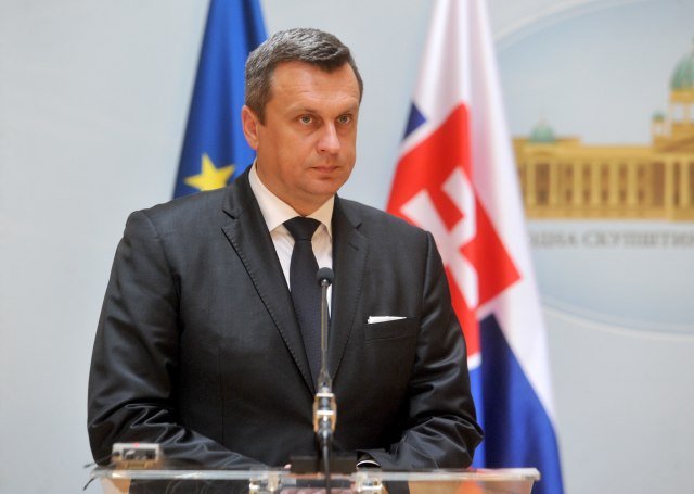"Ako neko treba da uðe u EU, onda ste to vi, braæo Srbi"
