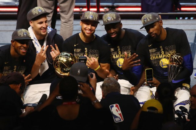 Metla za "Kralja" – Golden Stejt vlada NBA ligom!