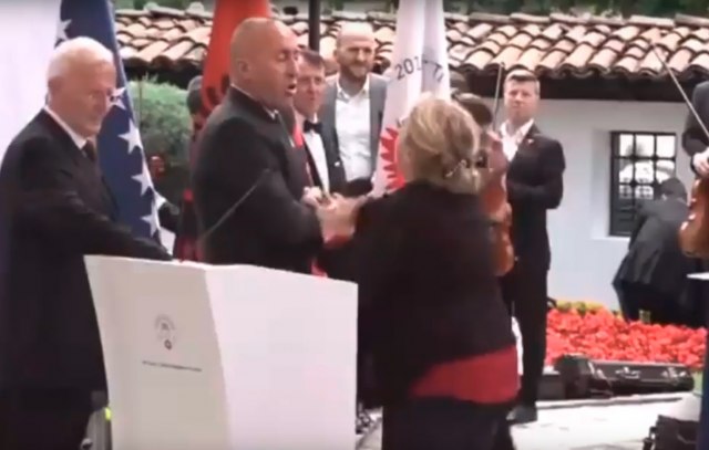 Haradinaj se umalo potukao sa starijom ženom / VIDEO