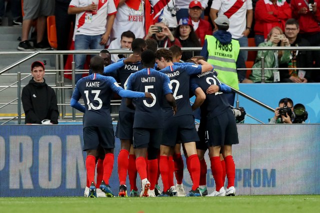 Francuzi na "suvi talenat" pobedili Peru za osminu finala!