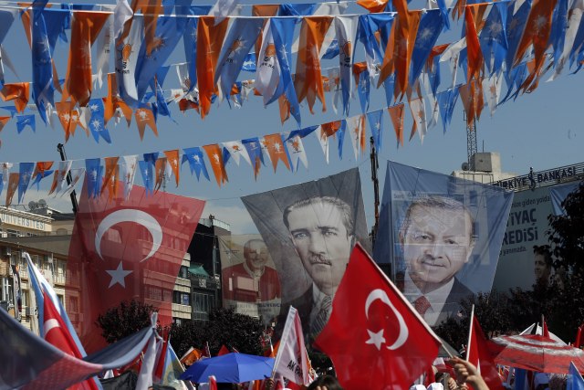 Erdogan pred izbore obeæava: Smanjiæu broj ministarstava