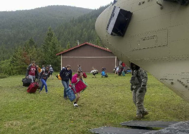 SAD: Poplave u kampu, helikopteri izvlaèe ljude i decu