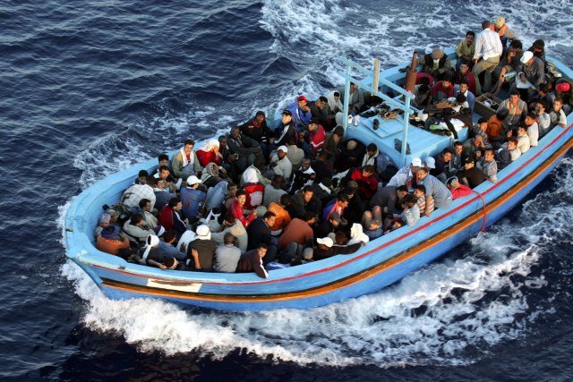 Migrantima se iskrcavaju nakon plana o raspodeli