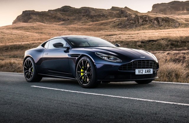 Aston Martin nova vozila testira na Silverstonu