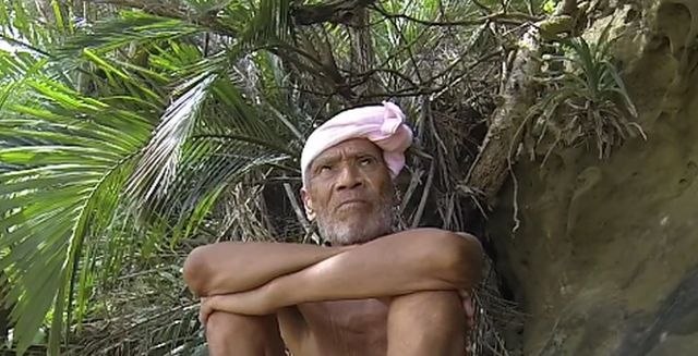 Goli pustinjak na silu izbaèen sa svog ostrva u 82. godini