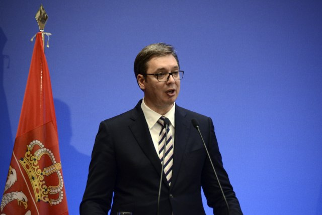 Vučić čestitao Makronu na tituli šampiona sveta