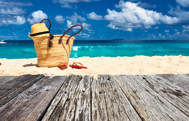 Ako æete u Grèku... Ležaljka i suncobran 500 € za dan