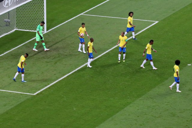 Navijaèi kamenovali autobus sa igraèima Brazila! (VIDEO)