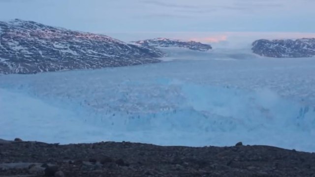Deset milijardi tona leda srušilo se u more / VIDEO